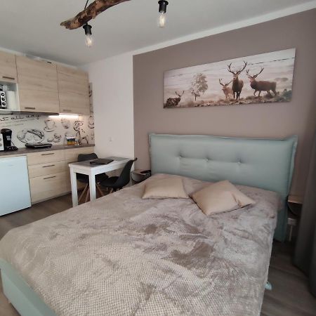 שלוכזי Studio 20Qm Mit Balkon Und Innenpool - 22010 מראה חיצוני תמונה