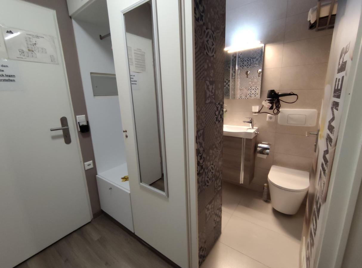 שלוכזי Studio 20Qm Mit Balkon Und Innenpool - 22010 מראה חיצוני תמונה