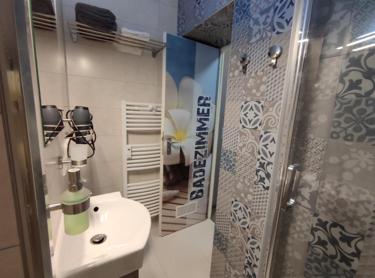 שלוכזי Studio 20Qm Mit Balkon Und Innenpool - 22010 מראה חיצוני תמונה