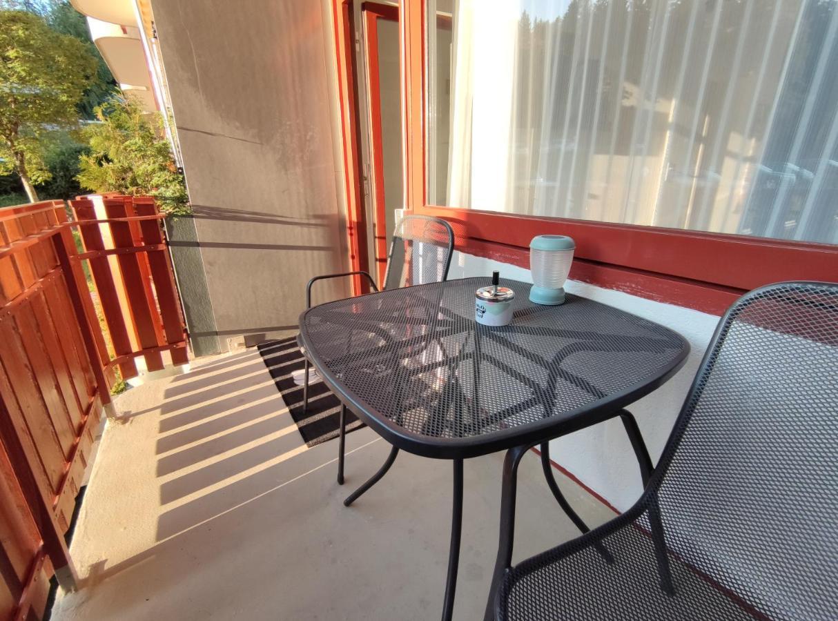 שלוכזי Studio 20Qm Mit Balkon Und Innenpool - 22010 מראה חיצוני תמונה