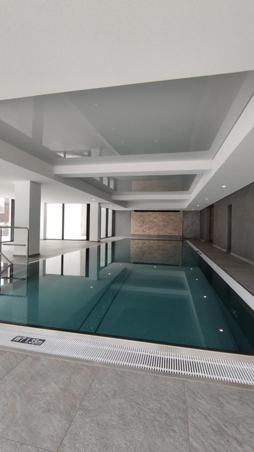 שלוכזי Studio 20Qm Mit Balkon Und Innenpool - 22010 מראה חיצוני תמונה